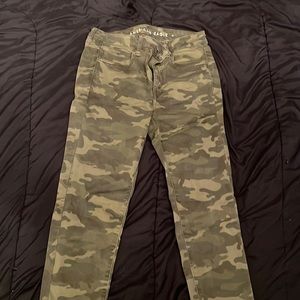 American Eagle Hi-Rise Jegging Camo Women’s 6 Long